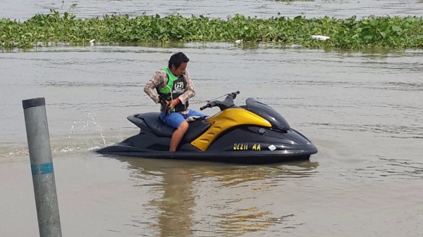 ขายเจ็ทสกี ยามาฮ่า GP1300R พร้อมเทเลอร์ เรือปี06