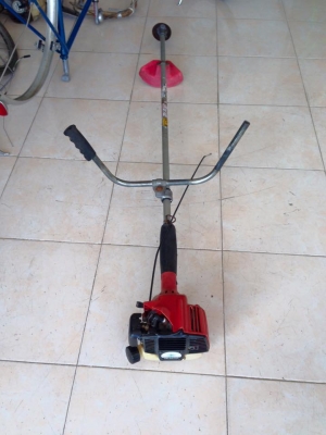 เครืองตัดหญ้า CB2010B