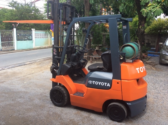 ขายโฟล์คลิฟต์โตโยต้า 2ตันสวยๆ
