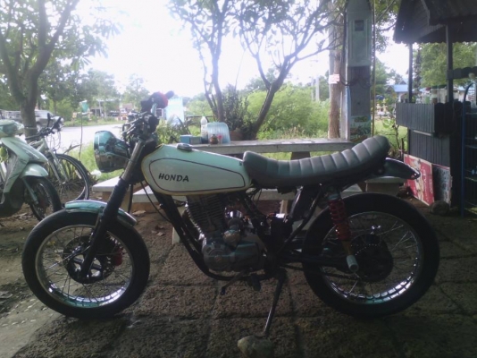 ขาย Dt เครื่องไลฟาน150 เเต่งเเนวเเทรกเกอร์ รถพร้อมใช้งาน (ไม่่ ท.บ. / มีใบซื้อขายออกให้) ค่าตัว 11500 บาท สนใจทักเเชทหรือโทร.089-8054390 โอ๋ อยู่จังหวัด ลพบุรี