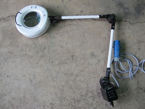 ขายเลนส์ขยายพร้อมไฟนีออน Secoของญี่ปุ่นใช้ไฟบ้านมีสวิทเปิดปิด  มี6ตัว