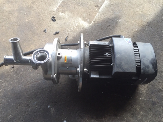 ขายปั้มน้ำ 5แรง ไฟ380 ตัวปั้มเป็นสแตนเลส ใช้งานได้เลยครับ