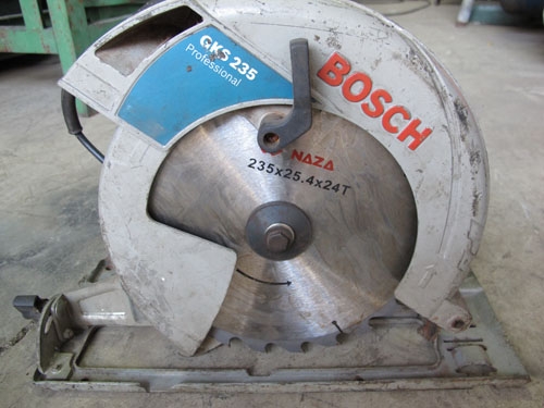 ขายเลื่อยวงเดือนBoschของแท้สภาพสวยพร้อมใบตัด