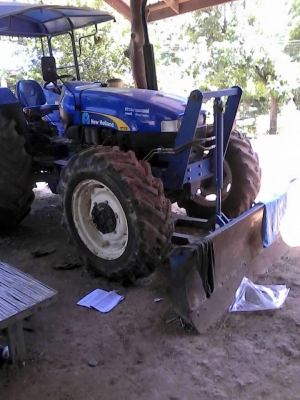 ขายรถไถ NEW HOLLAND TT75 อุปกรณ์ดันหน้า ผานหลัง ใช้งาน 1500ชม. สภาพพร้อมใช้งาน เอกสารเล่มทะเบียนพร้อมโอน สนใจโทร 090-8588220คุณนะ 093-3258446คุณบิว หรือเข้าดูสินค้าอื่นๆได้ที่ www.truck.in.th/498 หรือเพจFacebook ณรงค์ ซื้อขายรถมือสอง (เว็บไซต์ส่วนตัว) หรื