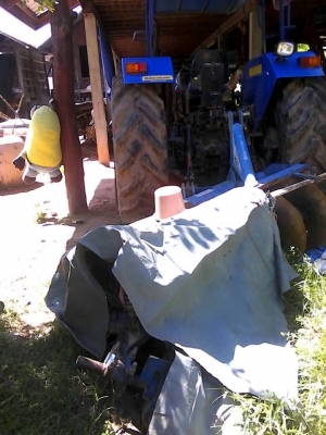 ขายรถไถ NEW HOLLAND TT75 อุปกรณ์ดันหน้า ผานหลัง ใช้งาน 1500ชม. สภาพพร้อมใช้งาน เอกสารเล่มทะเบียนพร้อมโอน สนใจโทร 090-8588220คุณนะ 093-3258446คุณบิว หรือเข้าดูสินค้าอื่นๆได้ที่ www.truck.in.th/498 หรือเพจFacebook ณรงค์ ซื้อขายรถมือสอง (เว็บไซต์ส่วนตัว) หรื