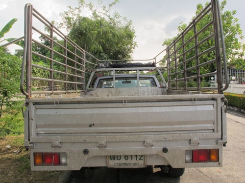 ขายรถNissan frontier ปี03คานเดิมๆบางๆสวยมากแอร์เย็น เครื่องดีเซลTD27ฝาขาว