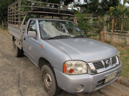 ขายรถNissan frontier ปี03คานเดิมๆบางๆสวยมากแอร์เย็น เครื่องดีเซลTD27ฝาขาว