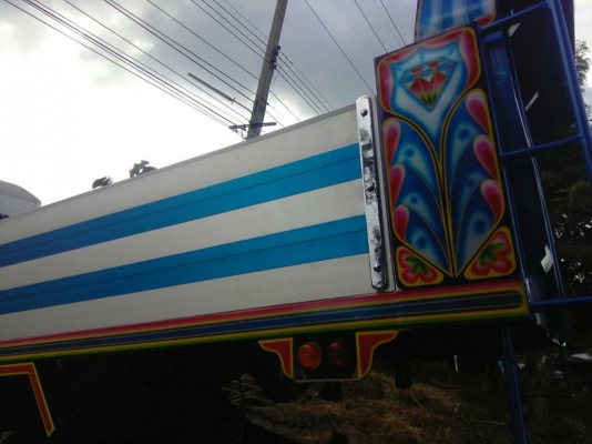 หกล้อ อีซุซู npr เครื่อง 110 คัลซี่สวย 480000 ลดได้