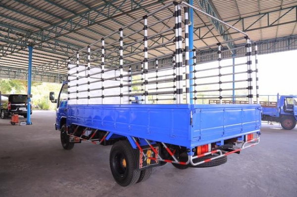 แก้วอนงค์กลการ (คุณ ป้อม ) รถสวย สภาพดี Isuzu NPR71LY52Y กระบะมีคอก