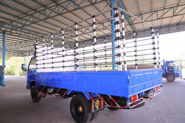 แก้วอนงค์กลการ (คุณ ป้อม ) รถสวย สภาพดี Isuzu NPR71LY52Y กระบะมีคอก