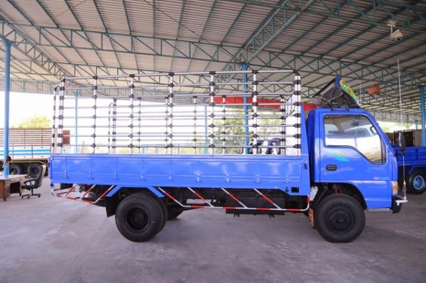 แก้วอนงค์กลการ (คุณ ป้อม ) รถสวย สภาพดี Isuzu NPR71LY52Y กระบะมีคอก
