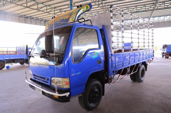 แก้วอนงค์กลการ (คุณ ป้อม ) รถสวย สภาพดี Isuzu NPR71LY52Y กระบะมีคอก