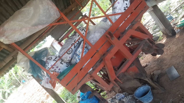 เครื่องปลูกอ้อยร่องคู๋ กลกิจ บ้านโป่ง