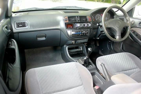 Honda civic ปี2000 mt 1.6 ไม่แก๊ส