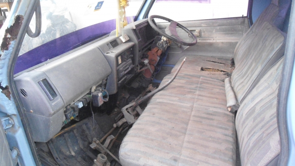 หัวอึซูซุ  NKR 110 ตามสภาพครับ หัวยกใด้ มีผุบ้างตามสภาพนะครับ