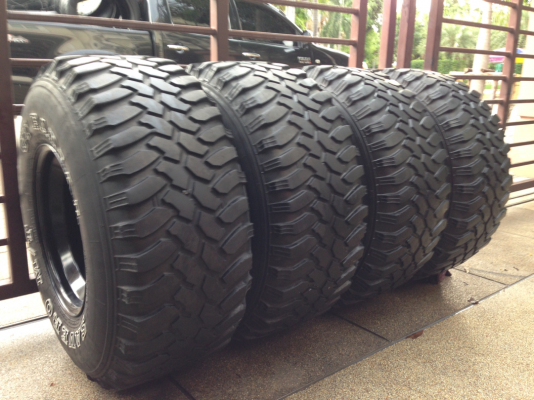 ล้อกระทะผ่า15 พร้อมยาง Mud 33 12.5 ดอกเยอะ ราคาไม่แพง