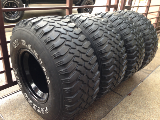 ล้อกระทะผ่า15 พร้อมยาง Mud 33 12.5 ดอกเยอะ ราคาไม่แพง