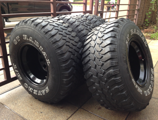 ล้อกระทะผ่า15 พร้อมยาง Mud 33 12.5 ดอกเยอะ ราคาไม่แพง