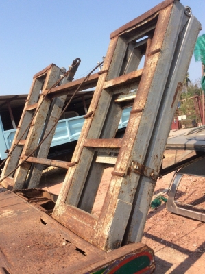 กะบะเทนเลอร์ ขึ้นรถเกี่ยวข้าว ถอดลงจากHINO สิงห์ไฮเทค หางไฮโดรลิค พับได้ (พร้อมอุปกรณ์ครบ) ขาย 80,000 บาท (ศุภากร 081-1903107,081-4252943)