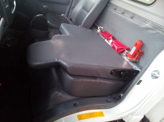 6 ล้อกลาง *ตู้ 10บาน*  *Euro.3*  ISUZU  NMR  130 แรงม้า *คอมมอนเรว*  รถสวยจริง+พร้อมใช้งาน* รถห้างแท้ * มีเล่มพร้อมโอน*