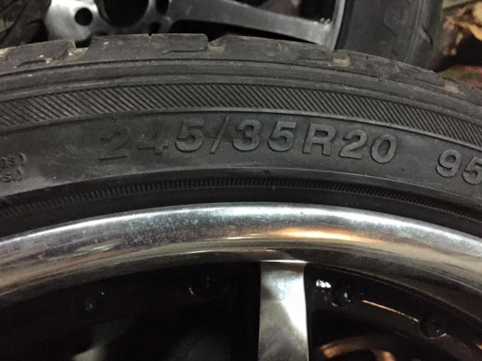 ล้อแม็ก Lenso แท้ 20 นิ้ว 5 รู 114 กว้าง 8.5 พร้อมยางสวย ๆ   จัดมา 15000 พอ