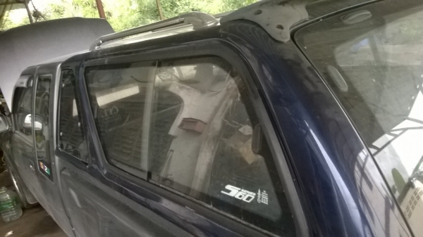 เครี่บอยใส่อีซุดร้ากอน