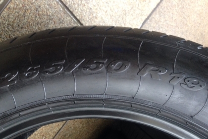 ยาง PIRELLI 265 50 19 ปี11 ดอกเต็ม พร้อมใช้งาน ราคาไม่แพง