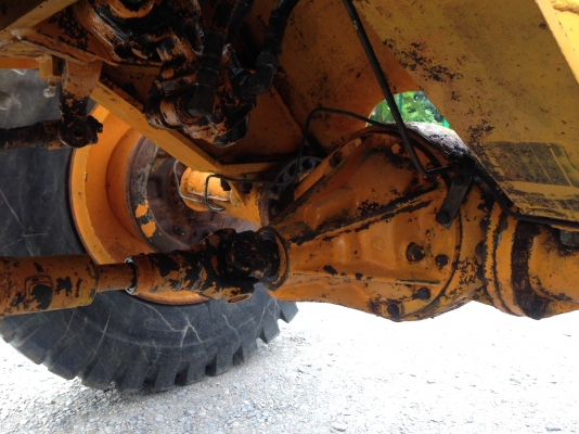 ขายรถตัก Komatsu JH30B ; รถเก่าญี่ปุ่น 100\%;  สภาพสวยพร้อมใช้งานได้ทันที สนใจติดต่อ 081-9485494