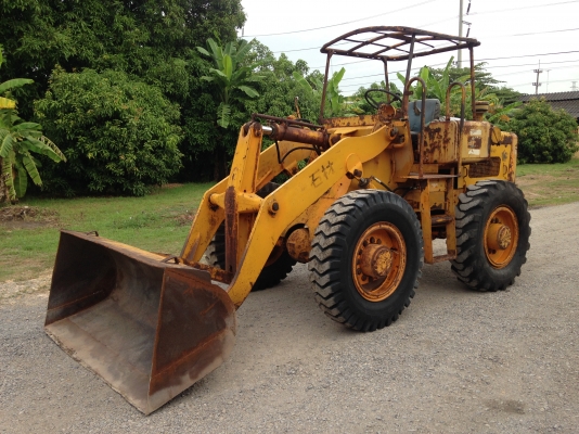 ขายรถตัก Komatsu JH30B ; รถเก่าญี่ปุ่น 100\%;  สภาพสวยพร้อมใช้งานได้ทันที สนใจติดต่อ 081-9485494