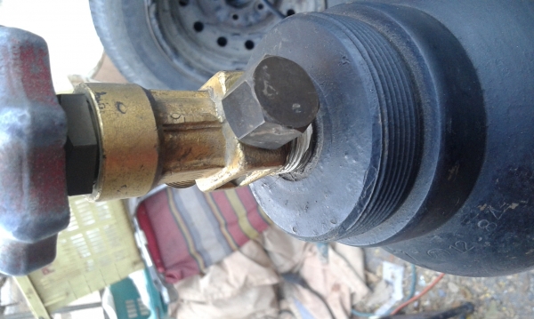 ถังลมพร้อมตัวเข็น ถังลมพร้อมตัวเข็น