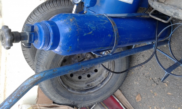 ถังลมพร้อมตัวเข็น