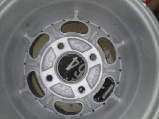 ต้องการขายล้อขอบ 13 กว้าง 7 นิ้ว ET-15 ขนาด PCD 4 รู 114 ต้องการขายล้อขอบ 13 กว้าง 7 นิ้ว ET-15 ขนาด PCD 4 รู 114