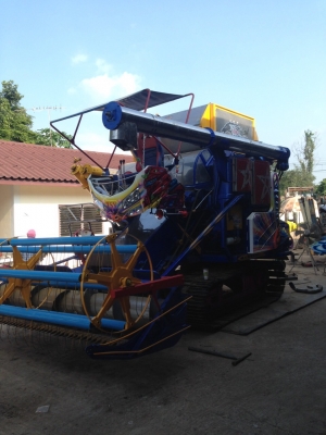 ขายรถเกี่ยวข้าวไทยเส็ง