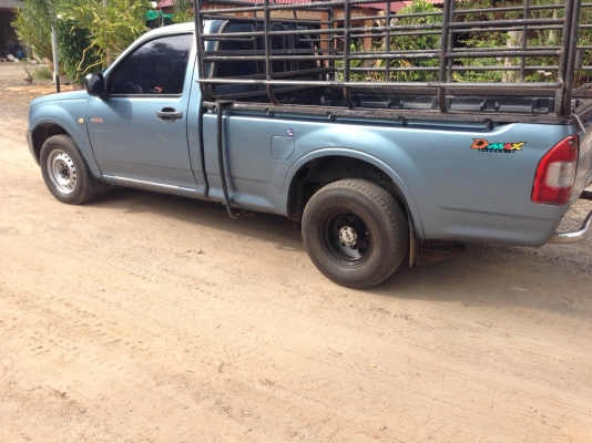 รถIsuzuดีแม๊ก หัวเดียวปี 2003 เพาลอย คอกแซง