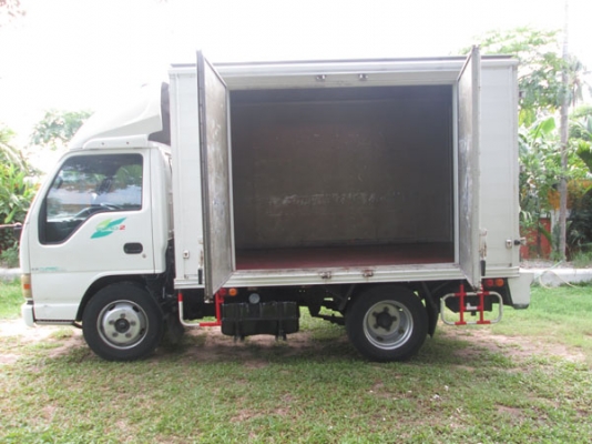 ขายเฉพาะตู้แห้งอย่างเดียวประตู 4 บาน สภาพสวยใส่รถ ISUZU NKR คัทซีกว้าง 70 ซม.