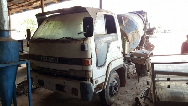 ขาย รถโม่ปูน 2.5 คิว ISUZU NRR เครื่อง 6HE1 195 แรงม้า รถใช้งานได้ปกติ พวงมาลัยพาวเวอร์ เอกสารใบอินวอยซ์ ราคาต่อรองได้