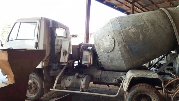 ขาย รถโม่ปูน 2.5 คิว HINO เครื่อง HO7C 180 แรงม้า เกียร์ HO พวงมาลัยพาวเวอร์ รถใช้งานอยู่ประจำ เอกสารใบอินวอยซ์ ราคาต่อรองได้ ขาย รถโม่ปูน 2.5 คิว HINO เครื่อง HO7C 180 แรงม้า เกียร์ HO พวงมาลัยพาวเวอร์ รถใช้งานอยู่ประจำ เอกสารใบอินวอยซ์ ราคาต่อรองได้