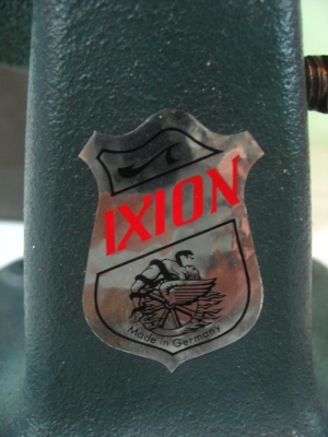 หินเจียรมือหมุนโบราณ สภาพ NOS ยี่ห้อ IXION