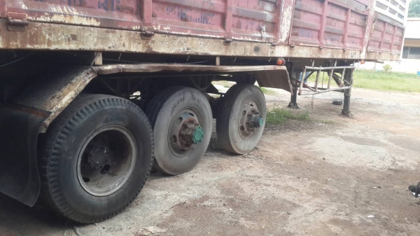 ขายด่วน หางคอกไม่ดั้ม ลูก สามเพลา ยาว12เมตร เอกสารพร้อมโอน