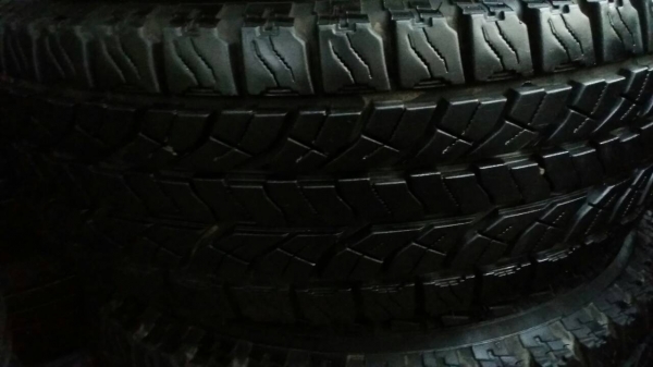 ขายยาง 31X10.5ขอบ15 yokohama ปี14ชุดละ12000