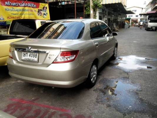 Honda City ปี 2003 รถบ้านเดิมๆ เครื่อง 1500 เกียร์ออโต้ สภาพดี สีสวย เครื่องดี แอร์เย็น เช็คศูนย์ตลอด ไม่เคยดมแก๊ส เอกสารครับพร้อมโอน สนใจคุยกันครับ