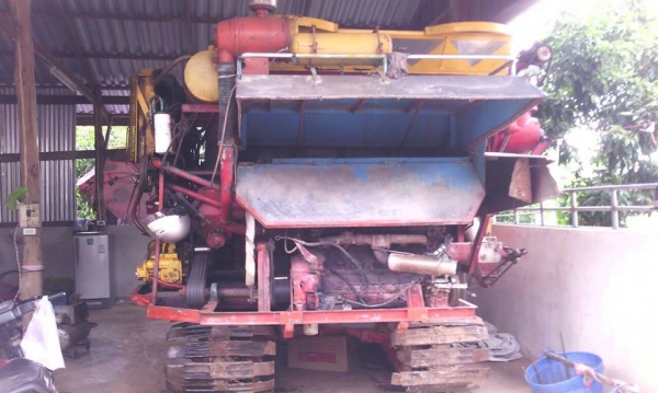 ขายรถเกี่ยวข้าวไทยเจริญเครื่องอีซูซุ210 6HH1 โซ่ใหม่ช่วงล่างใหม่ เช็คกำลังลงเกี่ยวข้าว ดูรถหน้างานได้เลย เครื่องดี ปั๊มใหญ่