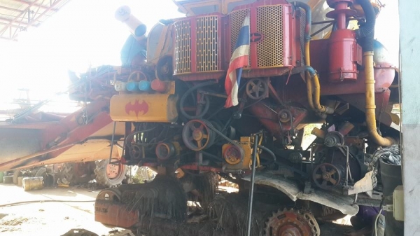 ขายรถเกี่ยวข้าวศักดิ์พัฒนา230โบว์ อัดโซ่ใหม่ เช็คพร้อมลงงาน ตัวเดิน10 ปั๊ม22 พร้อมดูรถหน้างาน