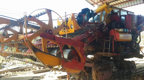 ขายรถเกี่ยวข้าวศักดิ์พัฒนา230โบว์ อัดโซ่ใหม่ เช็คพร้อมลงงาน ตัวเดิน10 ปั๊ม22 พร้อมดูรถหน้างาน