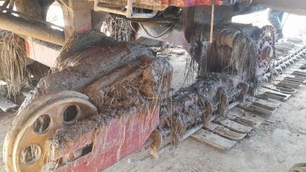 ขายรถเกี่ยวข้าวศักดิ์พัฒนา230โบว์ อัดโซ่ใหม่ เช็คพร้อมลงงาน ตัวเดิน10 ปั๊ม22 พร้อมดูรถหน้างาน