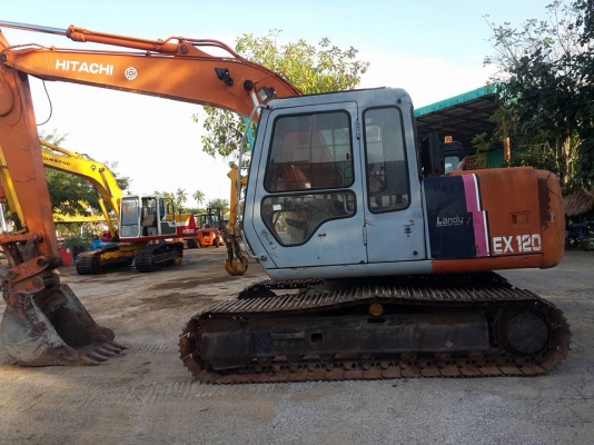 ็รถแบคโฮ HITACHI EX120-2 ราคา 950,000 บาท