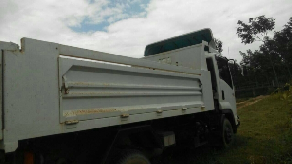 ขายรถบรรทุก 6 ล้อดัมพ์ ISUZU FRR 210 แรงม้าปี 2557 ราคา 1050000