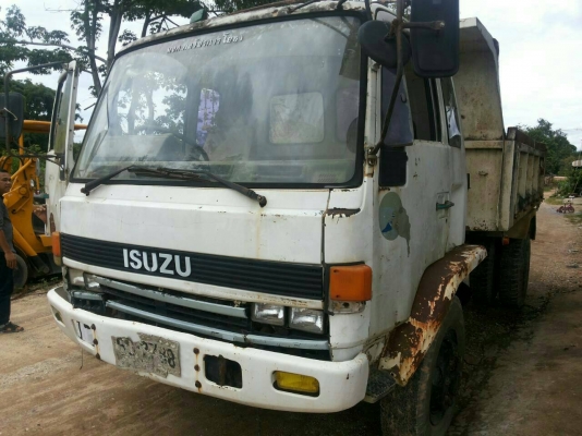 ขายรถบรรทุก 6 ล้อดัมพ์ ISUZU JCR 165 แรงม้า คัสซีใหญ่ ยาง 900 ราคา 450000