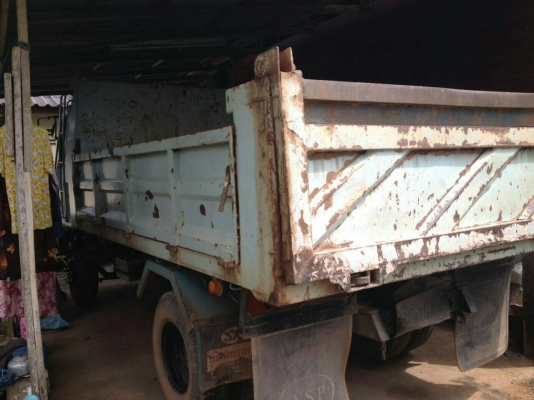 ขายรถบรรทุก 6 ล้อดัมพ์ ISUZU FRR 195 แรงม้า รถประกอบ ยาง 8.25 ราคา 650000