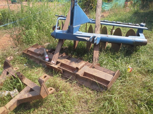 ขายเหมาอุปกรณ์ต่อพวงรถไถฟอดร์ 3 รายการ